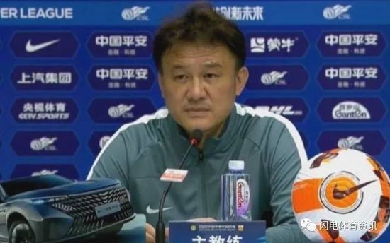 他掀开裙子舌头伸进去在线观看